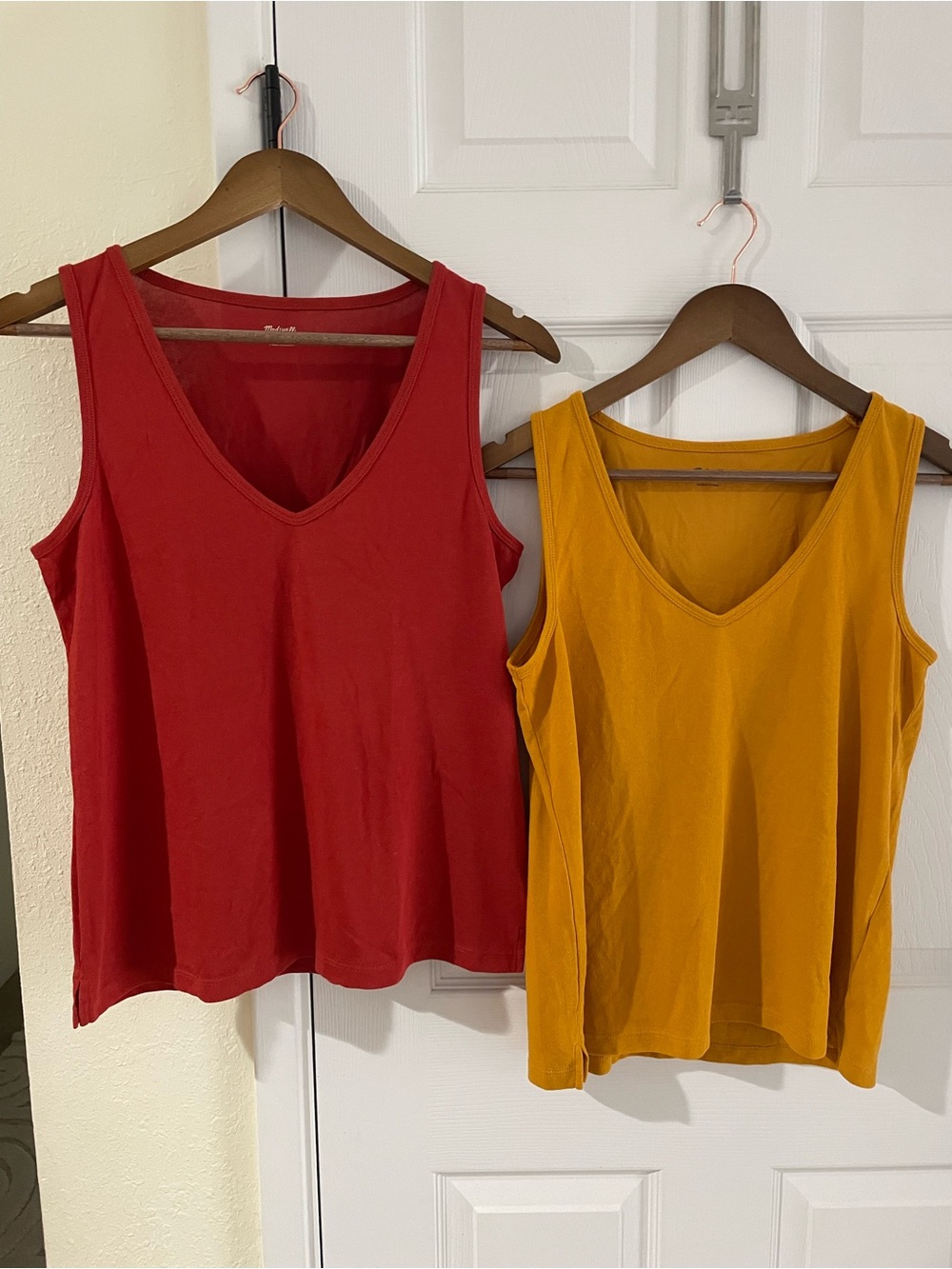 Madewell V-Neck Tank Tops - Size Medium Autumn Bundle